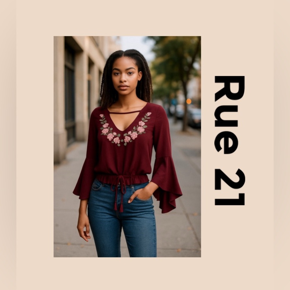 Women’s Long Sleeve Cropped Top Size Medium